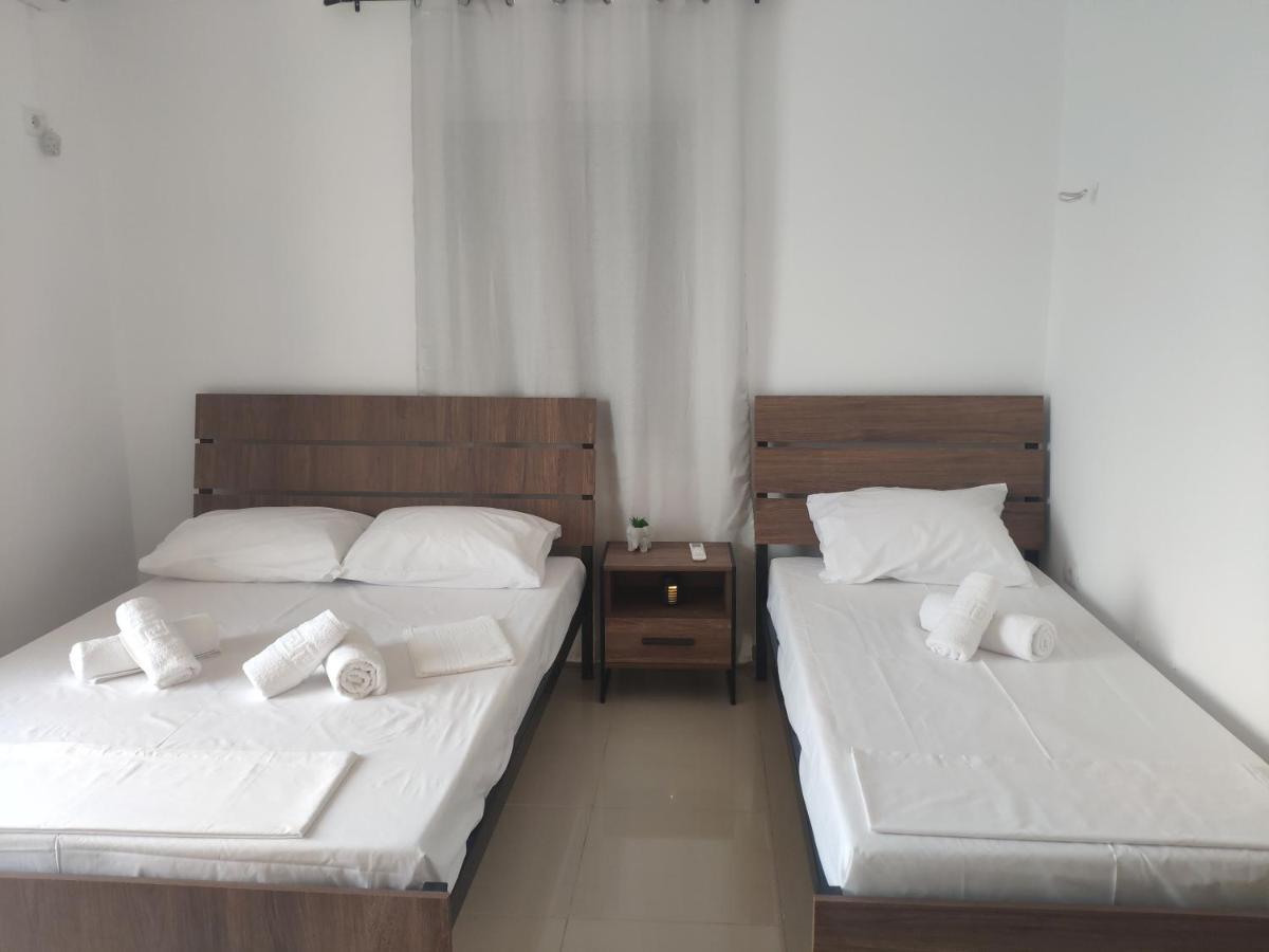 Kolagji Rooms Lukovë Esterno foto