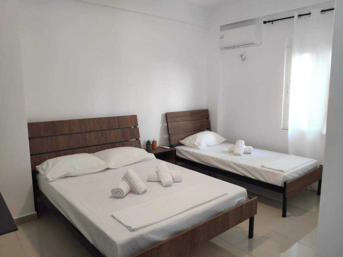 Kolagji Rooms Lukovë Esterno foto