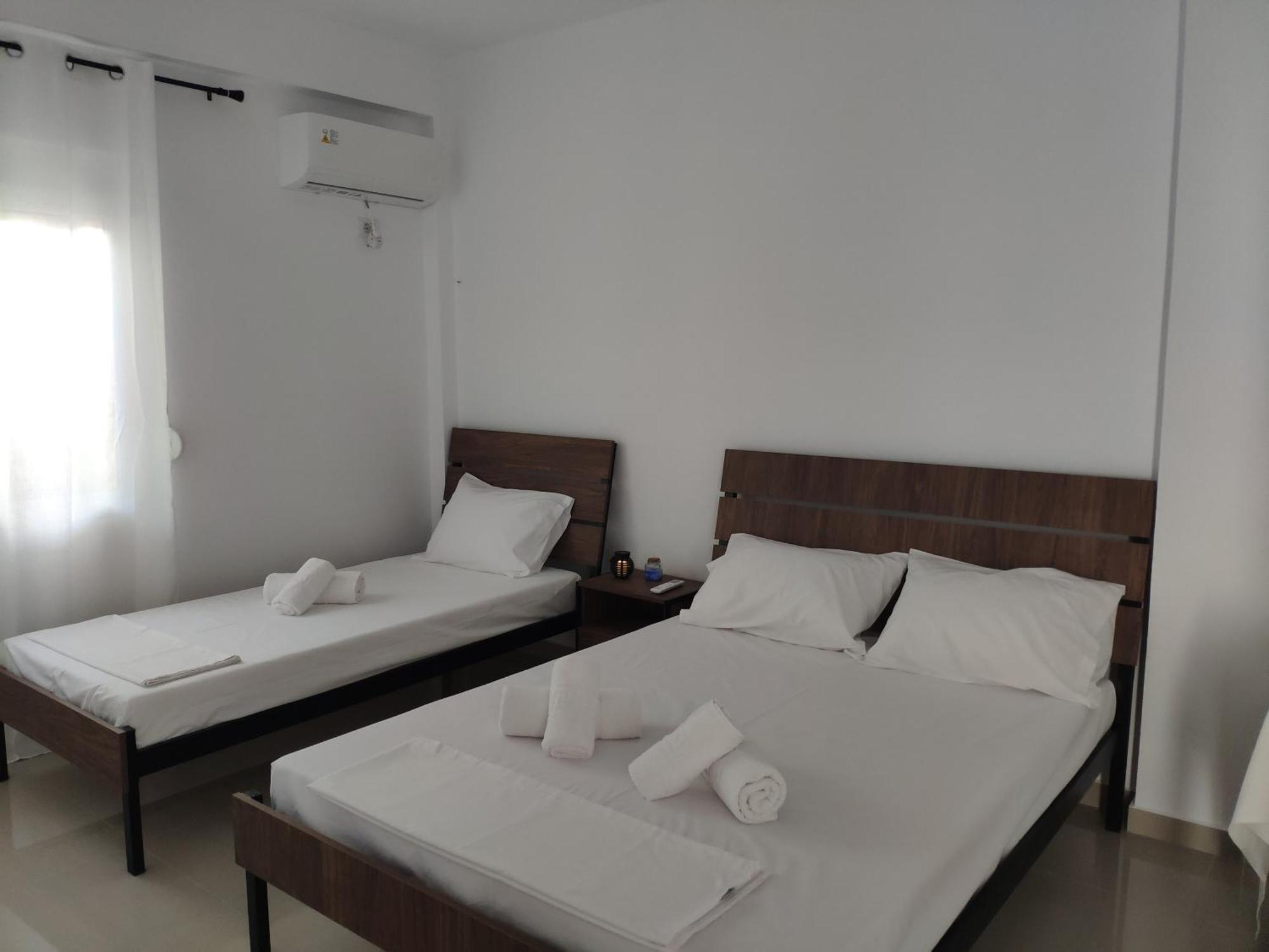 Kolagji Rooms Lukovë Esterno foto