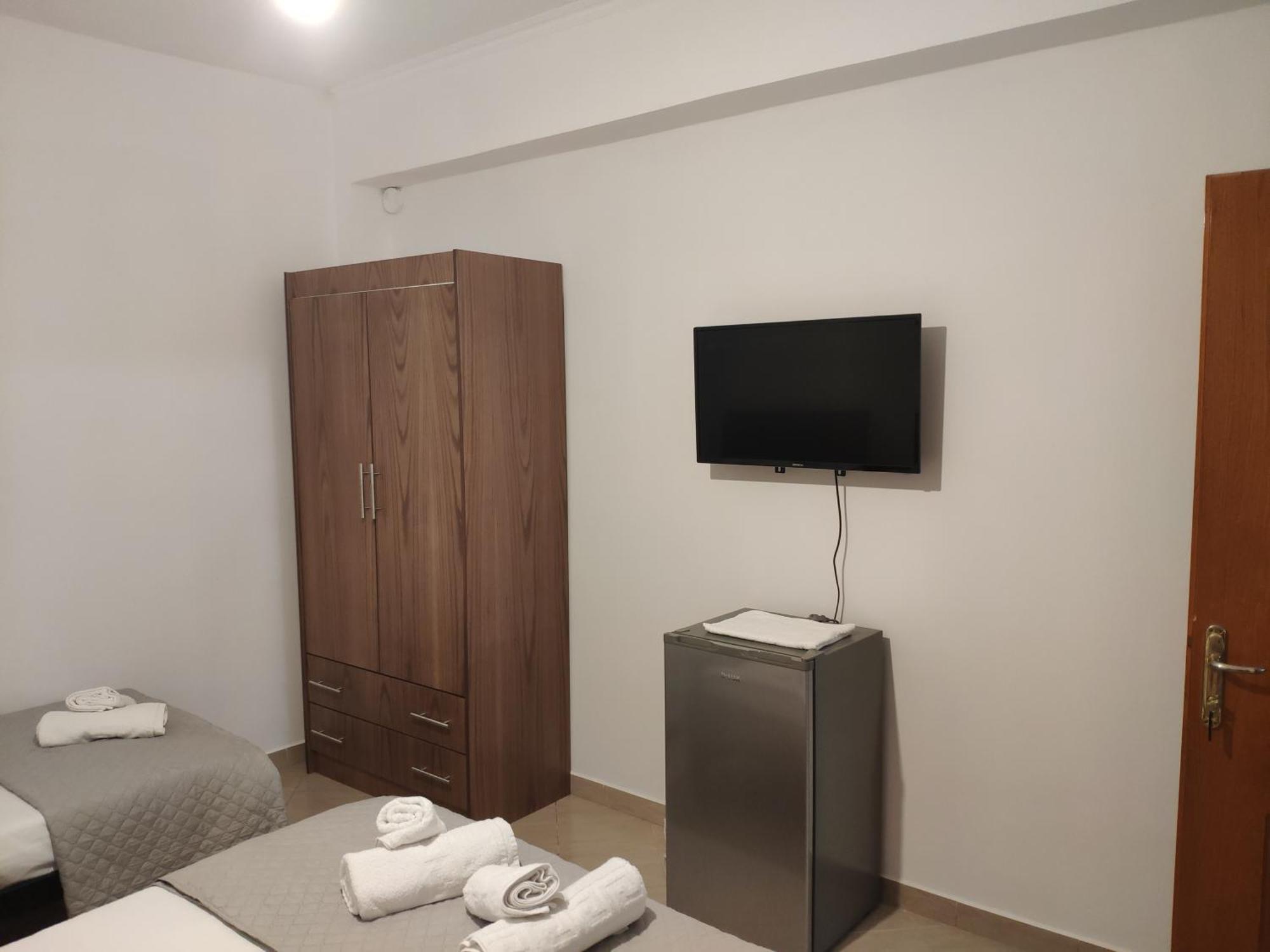 Kolagji Rooms Lukovë Esterno foto