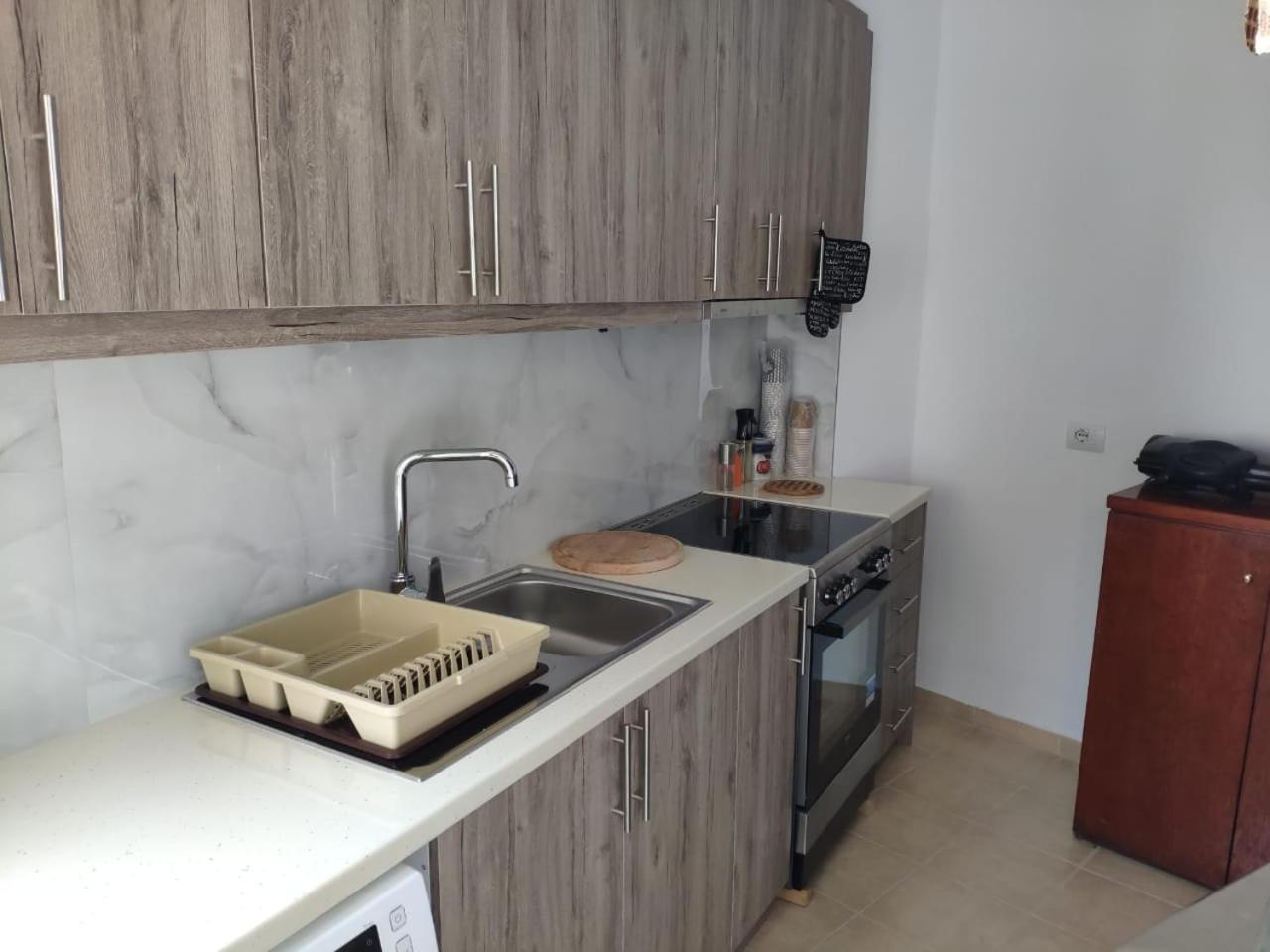 Kolagji Rooms Lukovë Esterno foto